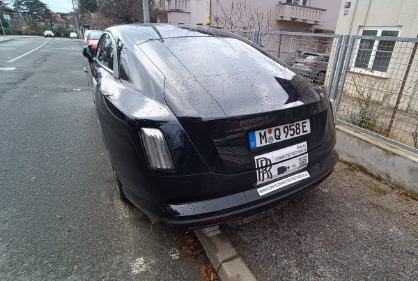 Rolls-Royce Spectre na zagrebačkim prometnicama