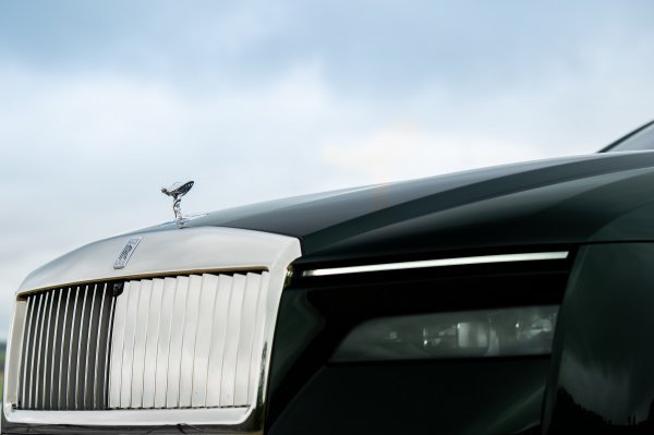 Rolls-Royce Spectre - prvi potpuno električni model legendarne britanske marke luksuznih automobila