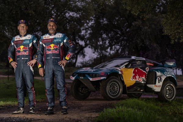 Nasser Al-Attiyah sa suvozačem Mathieuom Baumelom u 'Nasser Racing' timu