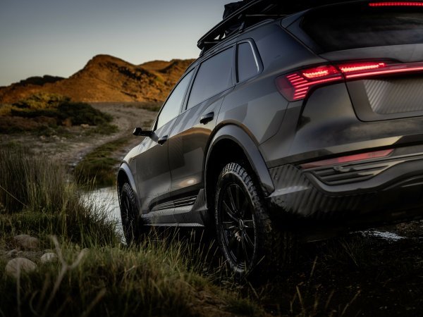 Audi Q8 e-tron edition Dakar