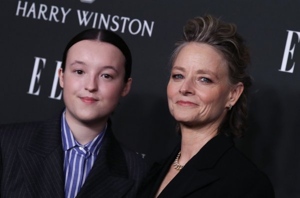 Bella Ramsey i Jodie Foster