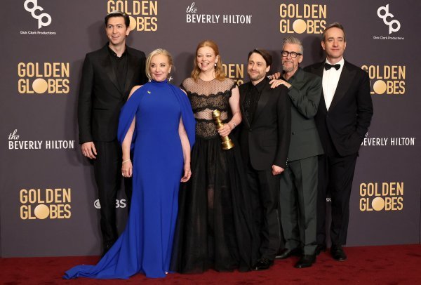 Nicholas Braun, J. Smith-Cameron, Sarah Snook, Kieran Culkin, Alan Ruck i Matthew Macfadyen