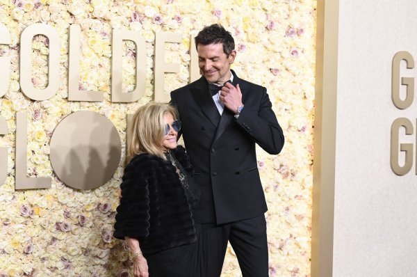 Bradley Cooper s mamom