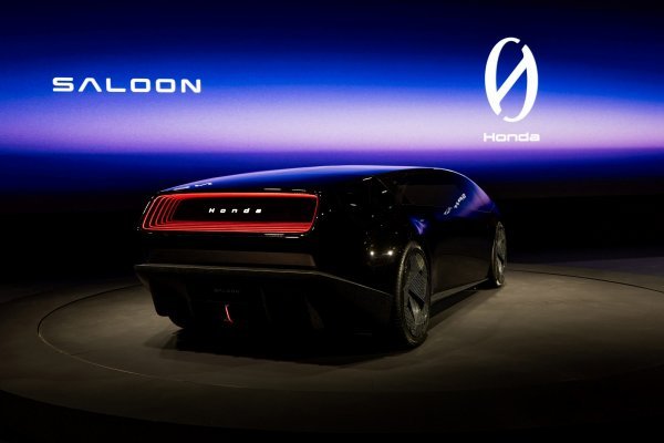 'Honda 0 serija': Saloon