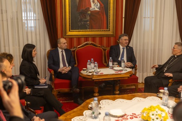 Đakovo: Andrej Plenković sastao se s nadbiskupom Đurom Hranićem