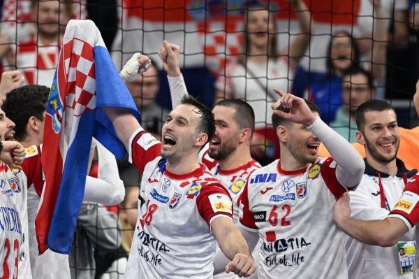Slavlje nakon utakmice Hrvatska - Španjolska, EP rukomet, 12.1.2024.