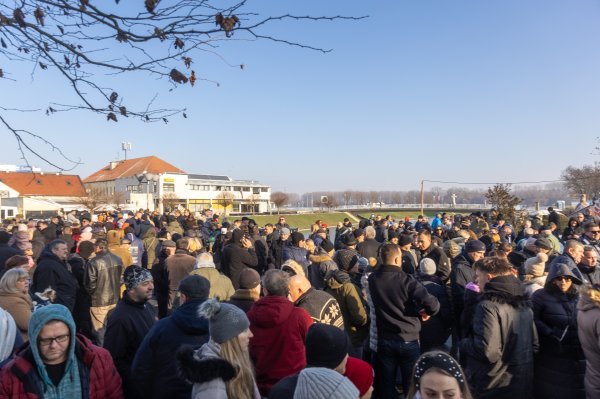 Prosvjed roditelja pretučenih mladića u Vukovaru