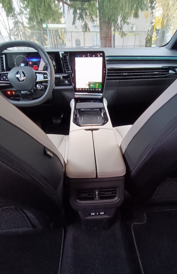 Renault Espace iconic E-Tech full hybrid 200