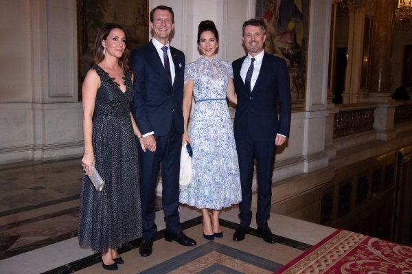 Marie Cavallier i princ Joachim, kraljica Mary i kralj Frederik u Parizu 2019. godine