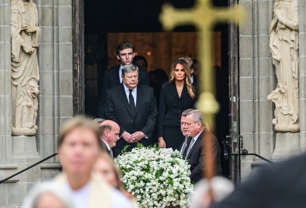 Barron i Melania Trump, Viktor Knavs