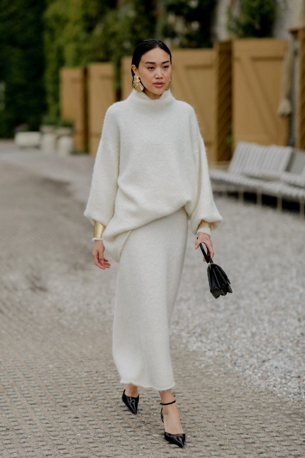 Ulična moda - spoje pletene sukne i toplog džempera