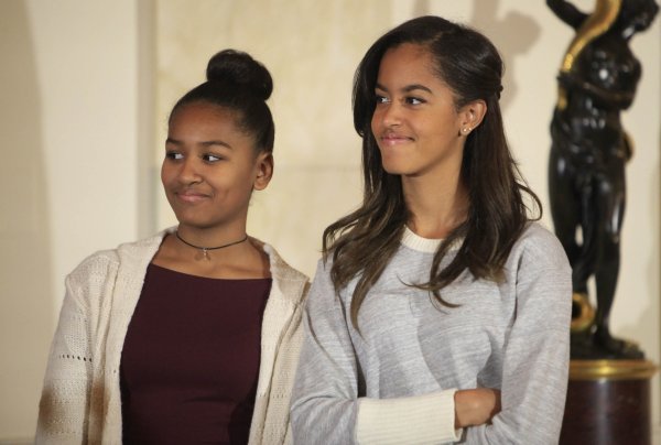 Malia i Sasha Obama 2014.