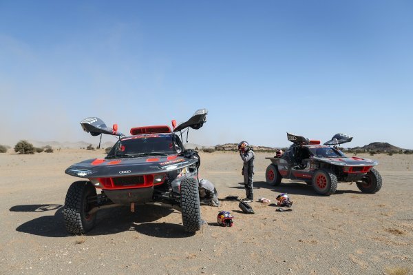 Audi RS Q e-tron pobijedio na reliju Dakar 2004