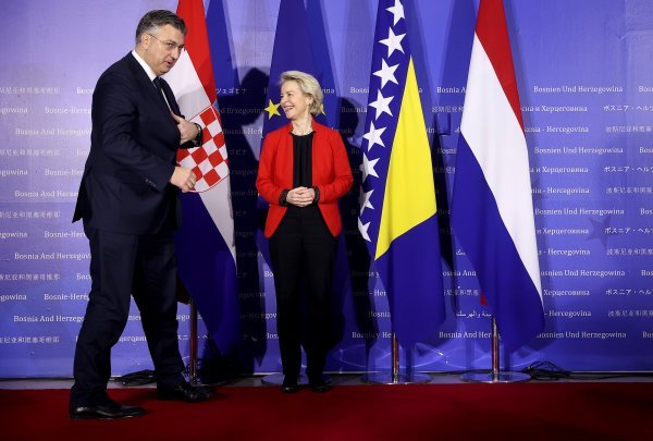 Zajedničko fotografiranje Borjane Krišto, Ursule von der Leyen, Marka Ruttea i Andreja Plenkovića