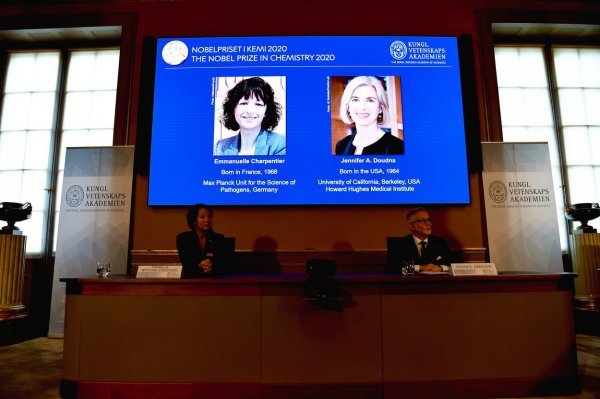 Emmanuelle Charpentier i Jennifer Doudna