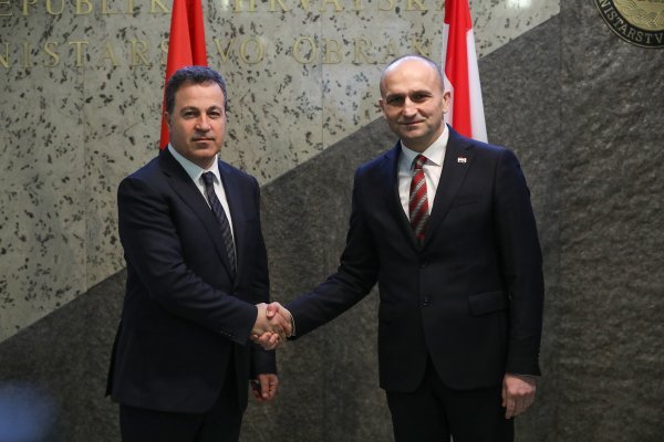 Ivan Anušić i Niko Peleshi