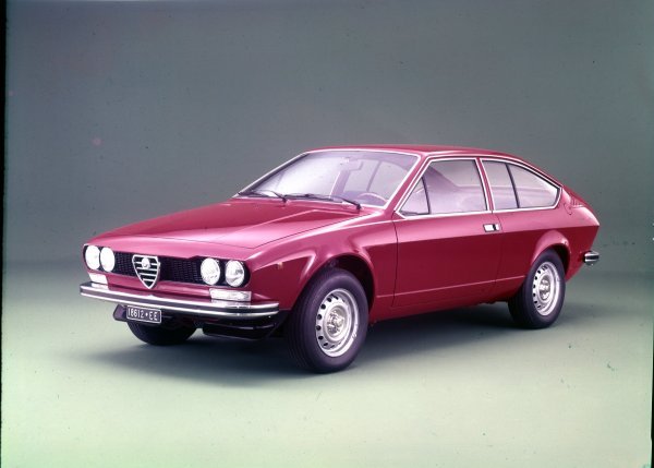 Alfa Romeo Alfetta GT i Giulietta slave 50., odnosno 70. rodjendan