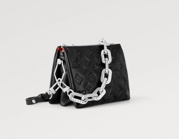 Louis Vuitton - torbica Black Coussin, 4500 eura