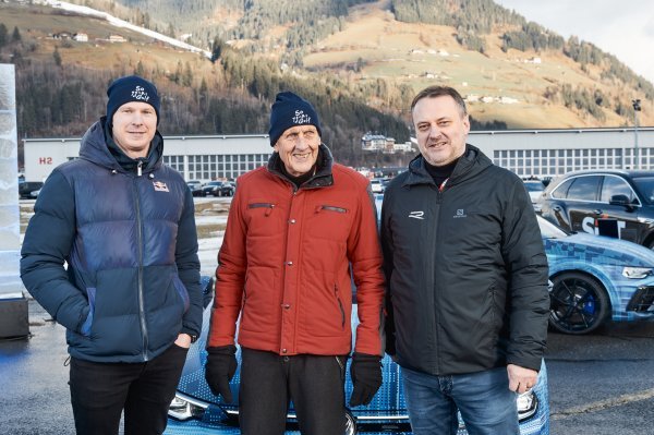 Ice Race u Zell am Seeu: Johan Kristoffersson, šesterostruki svjetski prvak u reli krosu, Hans-Joachim Stuck, legenda utrka, Reinhold Ivenz, voditelj poslovne jedinice Volkswagen R (s lijeva na desno)