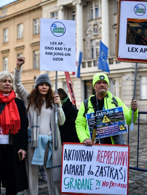 Prosvjed novinara u Zagrebu