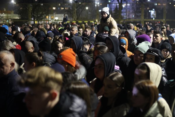Okupljanje rodbine i prijatelja ubijenog Farisa Pendeka u Sarajevu