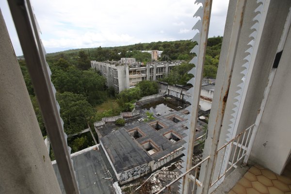 Derutni interijer hotelskog kompleksa Haludovo, Rijeka