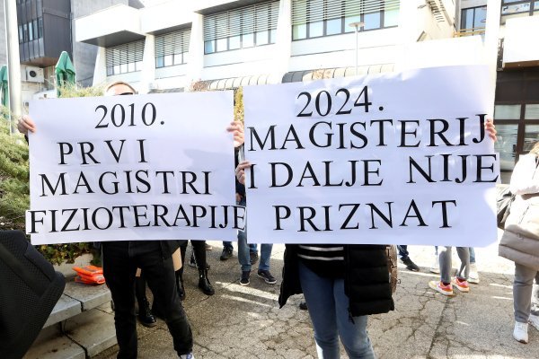 Prosvjed fizioterapeuta ispred Ministarstva zdravstva