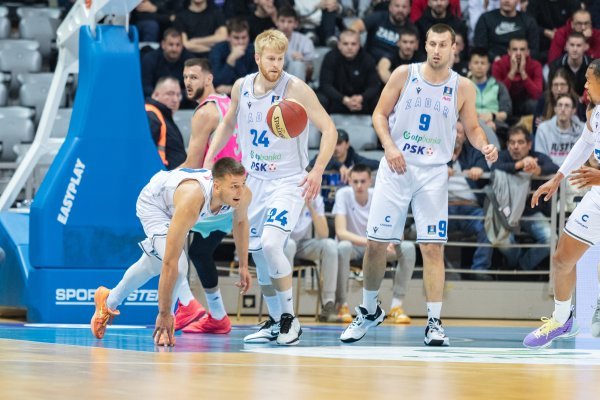 Ozljeda Lovre Mazalina na utakmici ABA lige Zadar - Mega