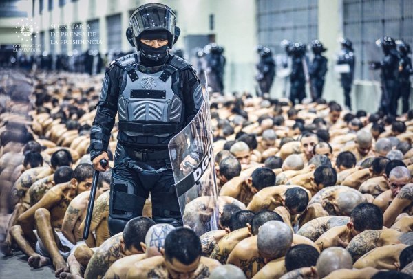 Salvadorski mega zatvor