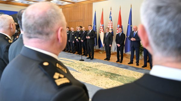 Milanović ispratio u mirovinu 20 brigadira