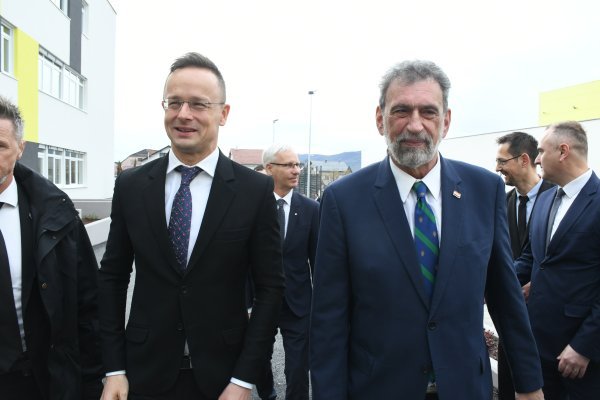 Petrinja: Fuchs i Szijjarto otvorili školu izgrađenu mađarskom donacijom