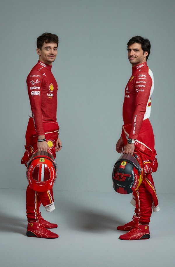 Ferrari predstavio SF-24: Charles Leclerc i Carlos Sainz jr. (desno)