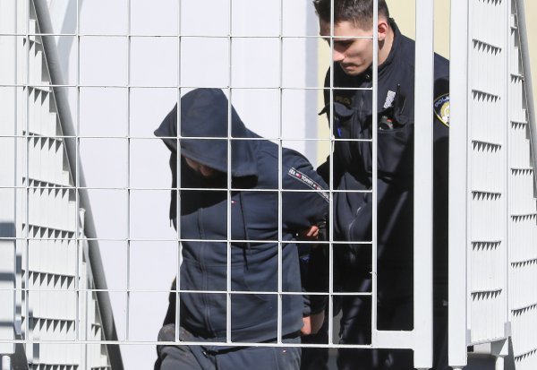 Zagreb: Privođenje muškarca koji je automobilom bježao policiji kroz cijeli Zagreb