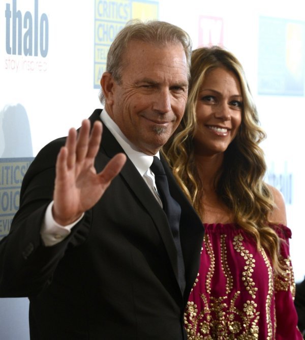 Kevin Costner i Christine Baumgartner