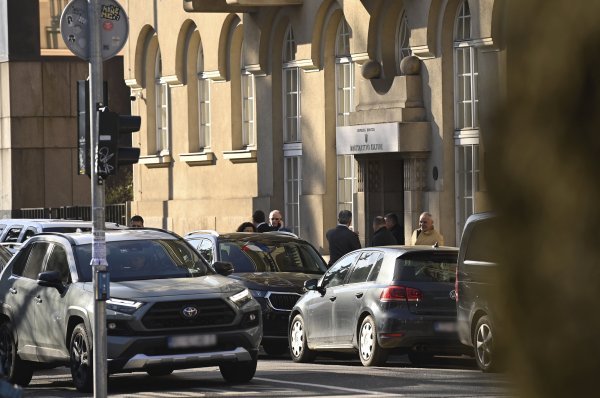 Istražitelji i policija u Ministarstvu kulture