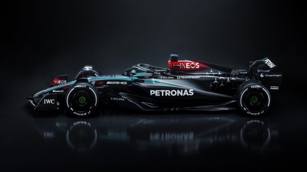 Mercedes-AMG F1 W15 E Performance bolid Lewisa Hamiltona