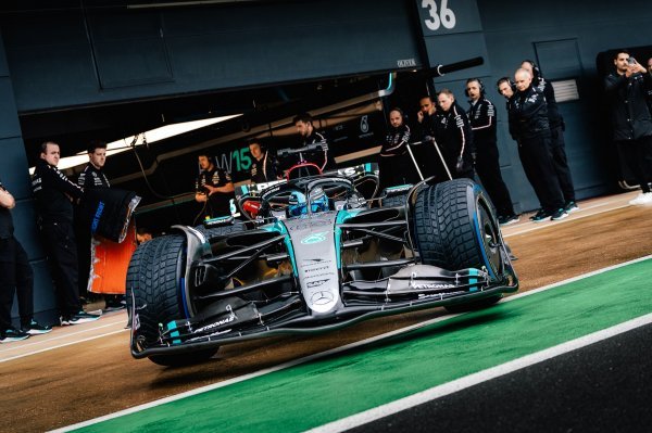 Mercedes-AMG F1 W15 E Performance