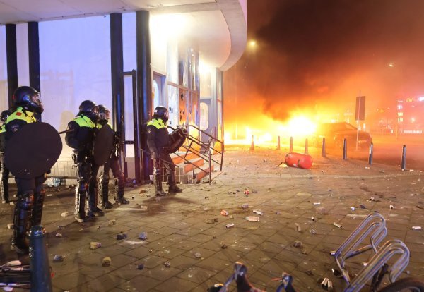 Eritrejci u Haagu napali policiju