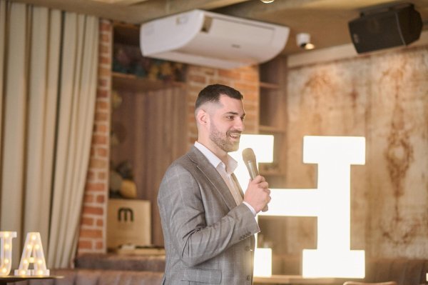 Ilija Vrbanić vodio je PubQuiz o atopijskom dermatitisu
