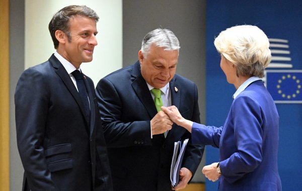 Emmanuel Macron, Viktor Orban i Ursula von der Leyen