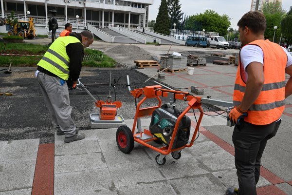 Trg Krešimira Ćosića