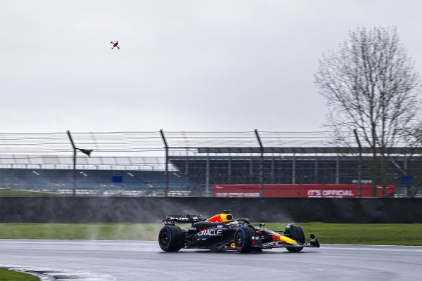 Red Bull Drone 1 prati F1 bolid Maxa Verstappena