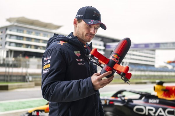 Max Verstappen i Red Bull Drone 1