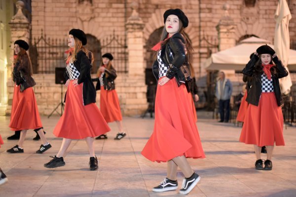 Mjesec Frankofonije u Zadru 2020. - plesna izvedba Pariz