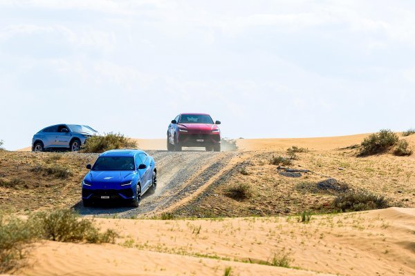 #SHEdrivesalambo i super SUV Lamborghini Urus S