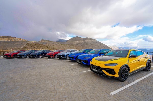 #SHEdrivesalambo i super SUV Lamborghini Urus S