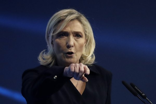Marine Le Pen Nacionalno okupljanje