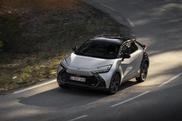 Toyota C-HR Plug-in Hybrid 220