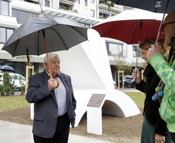 Spomenik izbrisanima ispred Centra Rog u Ljubljani