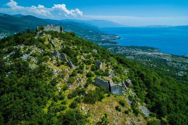 Gradina Ledenice kod Novog Vinodolskog